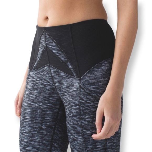 Lululemon exquisite crop dramatic static white black / black - Picture 2 of 14